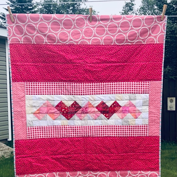Pink Hearts Quilt - Picture 2 of 5